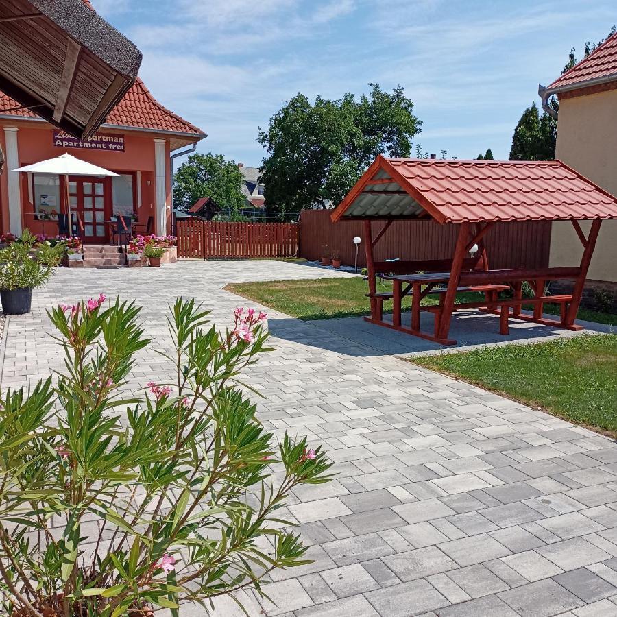 Livia Apartman Buk Exterior photo
